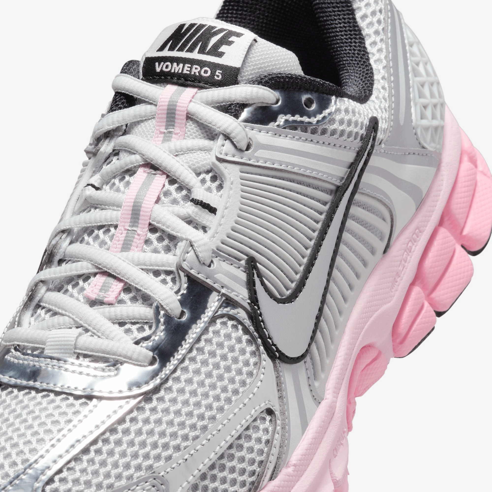 Nike | ZOOM VOMERO 5  { PHOTON DUST/METALLIC SILVER-PINK FOAM