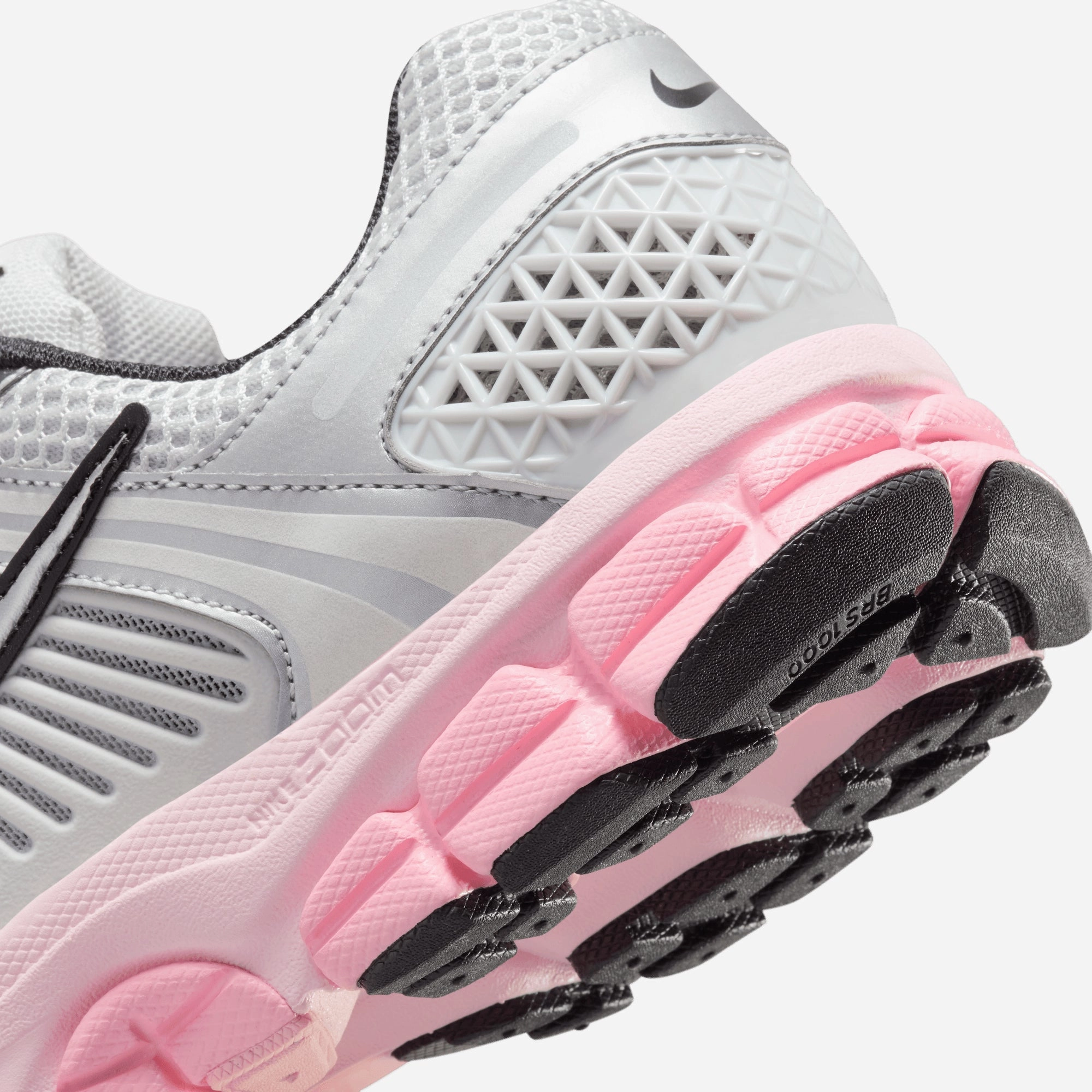 Nike | ZOOM VOMERO 5  { PHOTON DUST/METALLIC SILVER-PINK FOAM