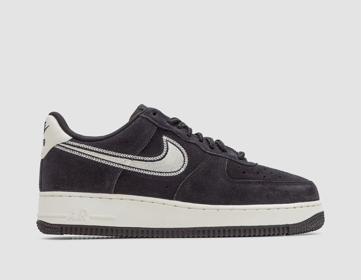 Nike Air Force 1 '07 LV8 Black / Sail