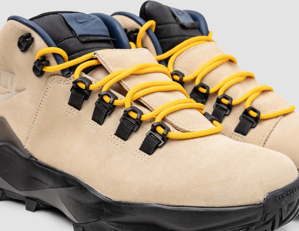 Nike Cygnal Light Orewood Brown / Navy - Black