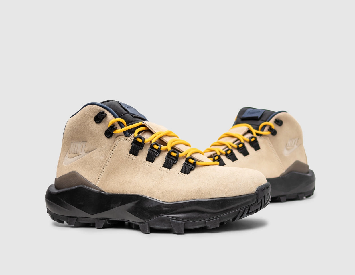 Nike Cygnal Light Orewood Brown / Navy - Black