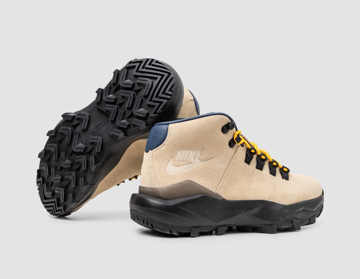 Nike Cygnal Light Orewood Brown / Navy - Black