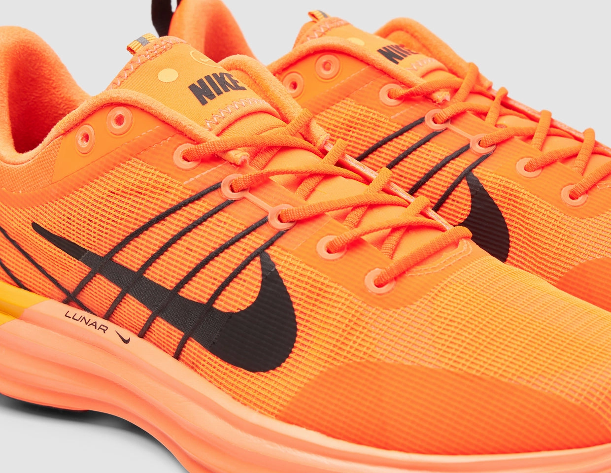 Nike Lunar Roam Hyper Crimson / Black - Sundial