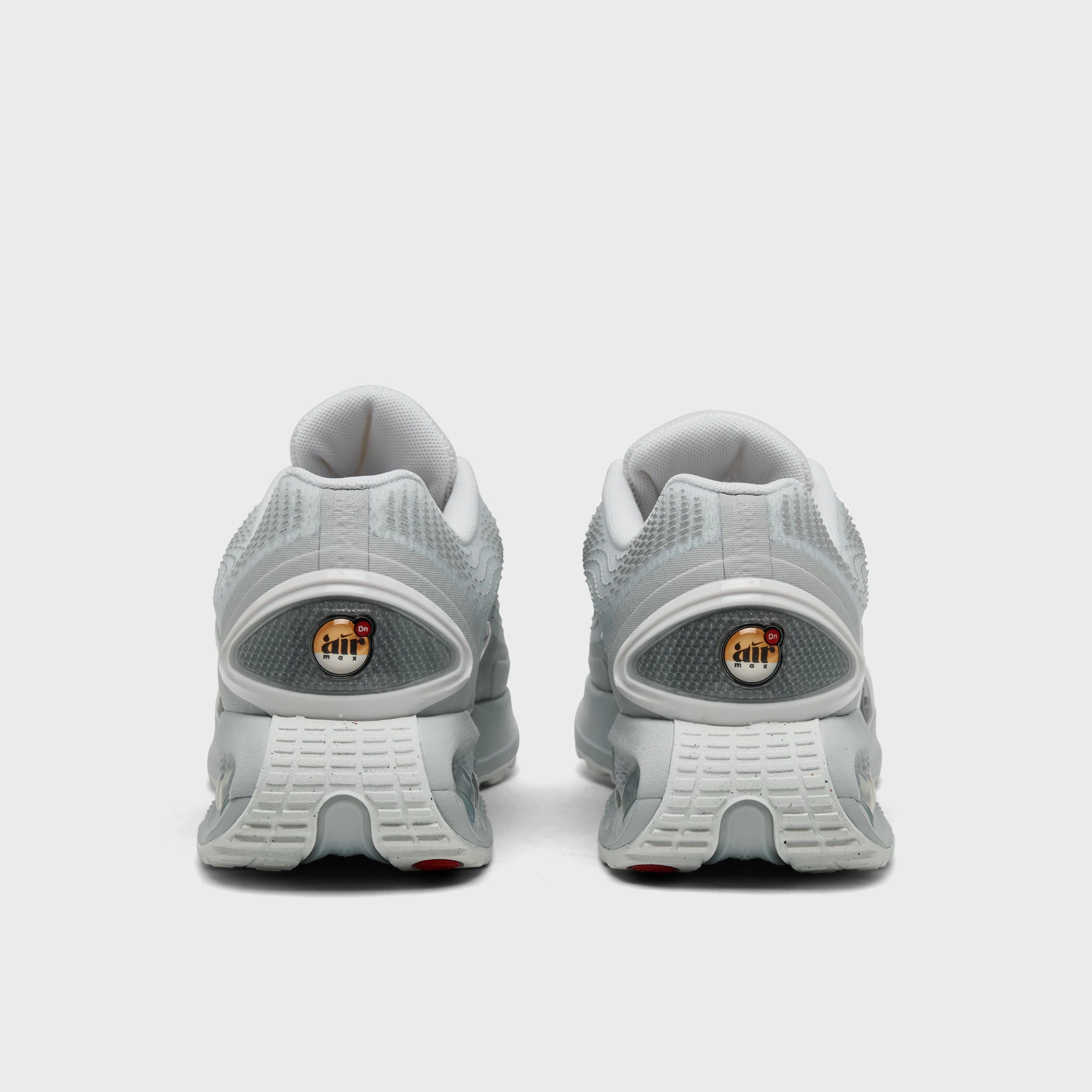 Nike Women's Air Max DN White / Metallic Silver - Pure Platinum