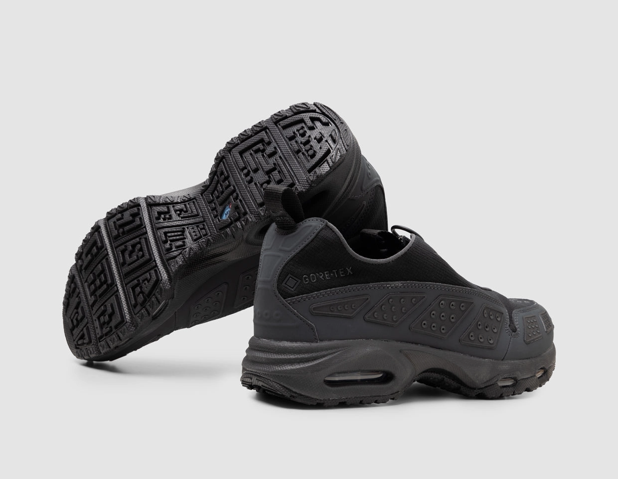 Nike Women's Air Max SNDR GORE-TEX Black / Dark Smoke Grey