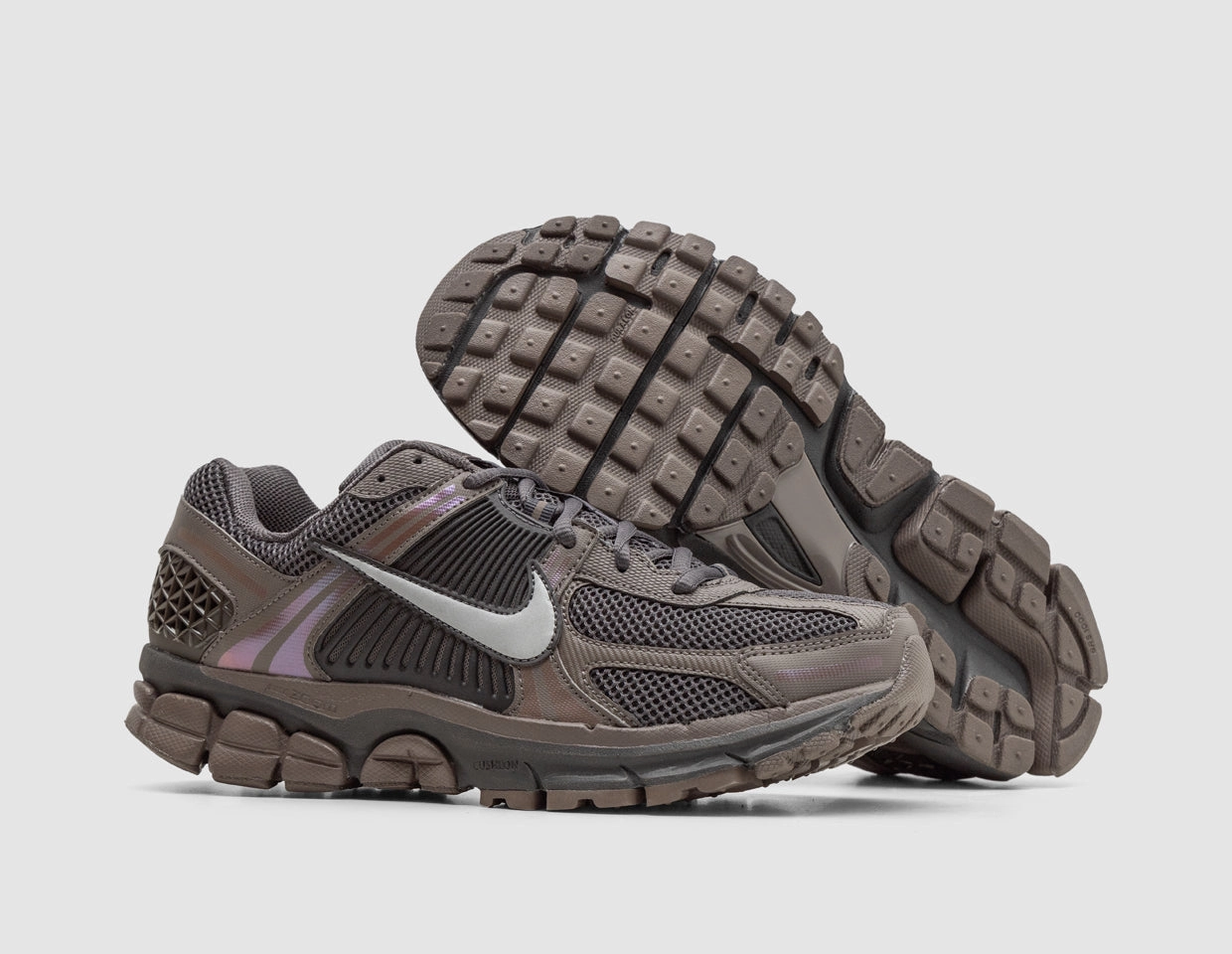Nike Zoom Vomero 5 Cave Stone / Metallic Silver - Multicolor