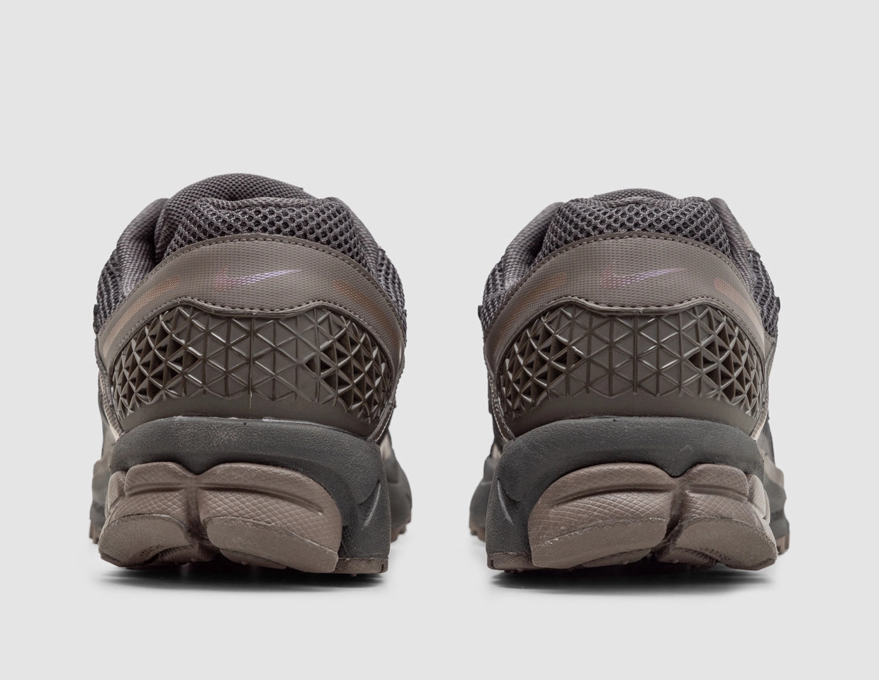 Nike Zoom Vomero 5 Cave Stone / Metallic Silver - Multicolor