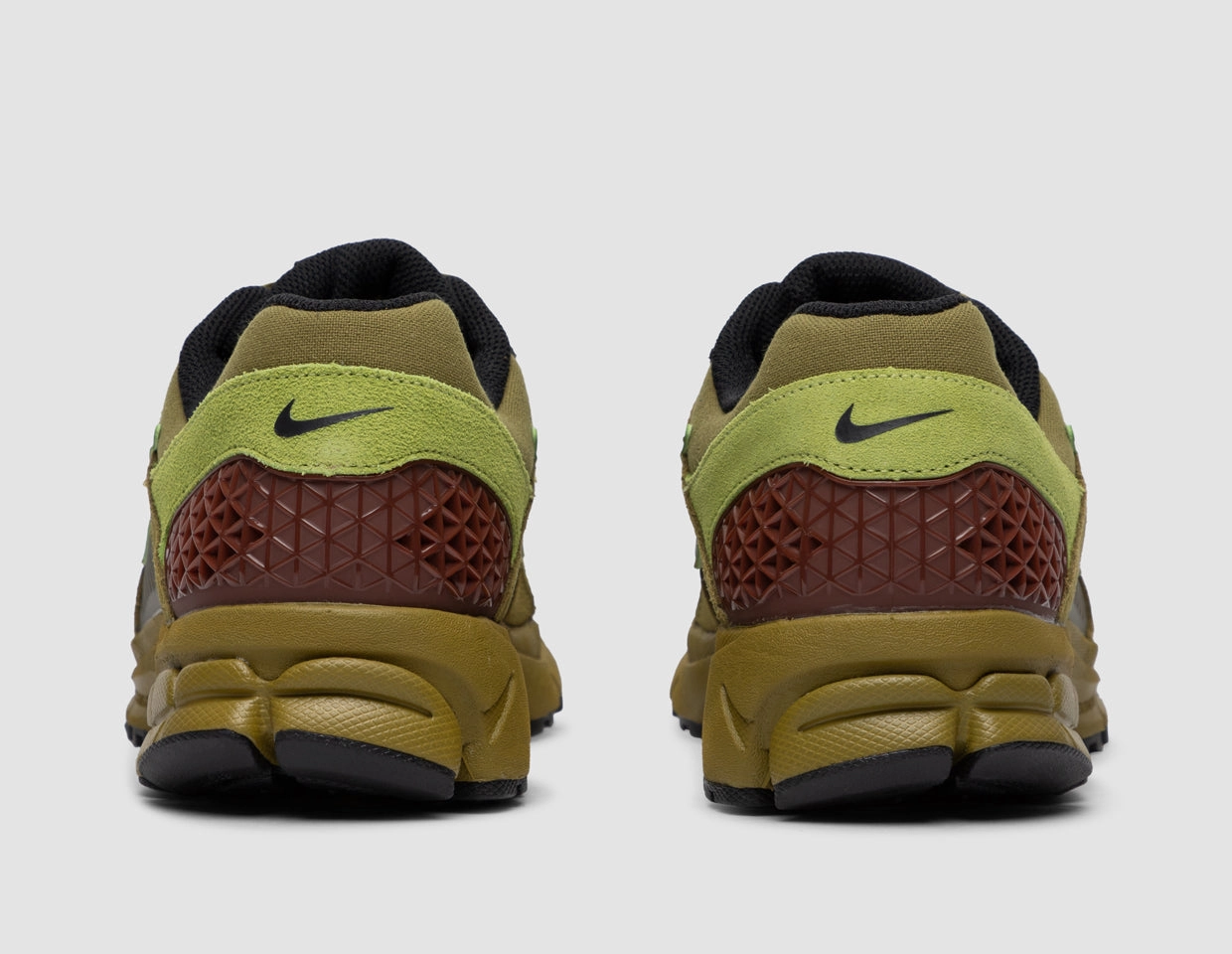 Nike Zoom Vomero 5 Pacific Moss / Black - Pear