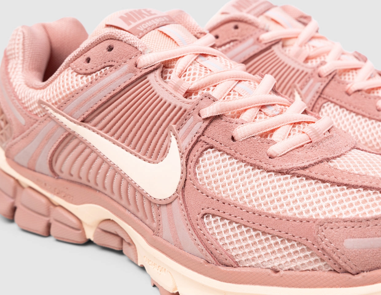 Nike Zoom Vomero 5 Red Stardust / Crimson Tint - Metallic Silver