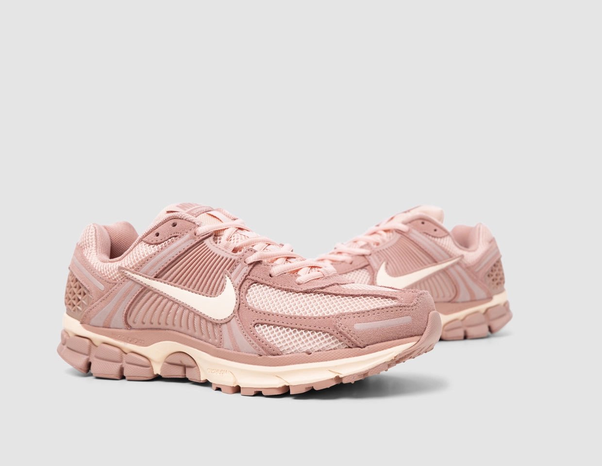 Nike Zoom Vomero 5 Red Stardust / Crimson Tint - Metallic Silver