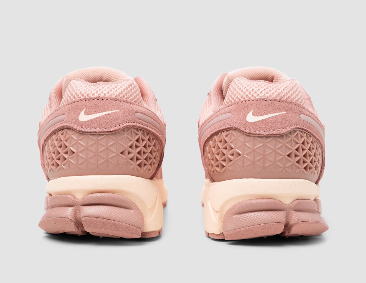 Nike Zoom Vomero 5 Red Stardust / Crimson Tint - Metallic Silver