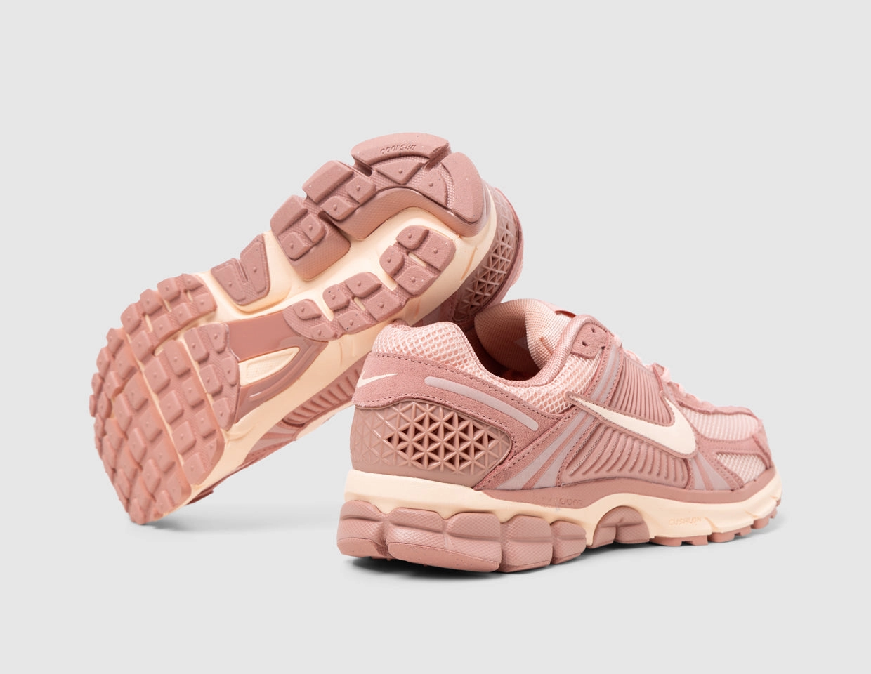 Nike Zoom Vomero 5 Red Stardust / Crimson Tint - Metallic Silver