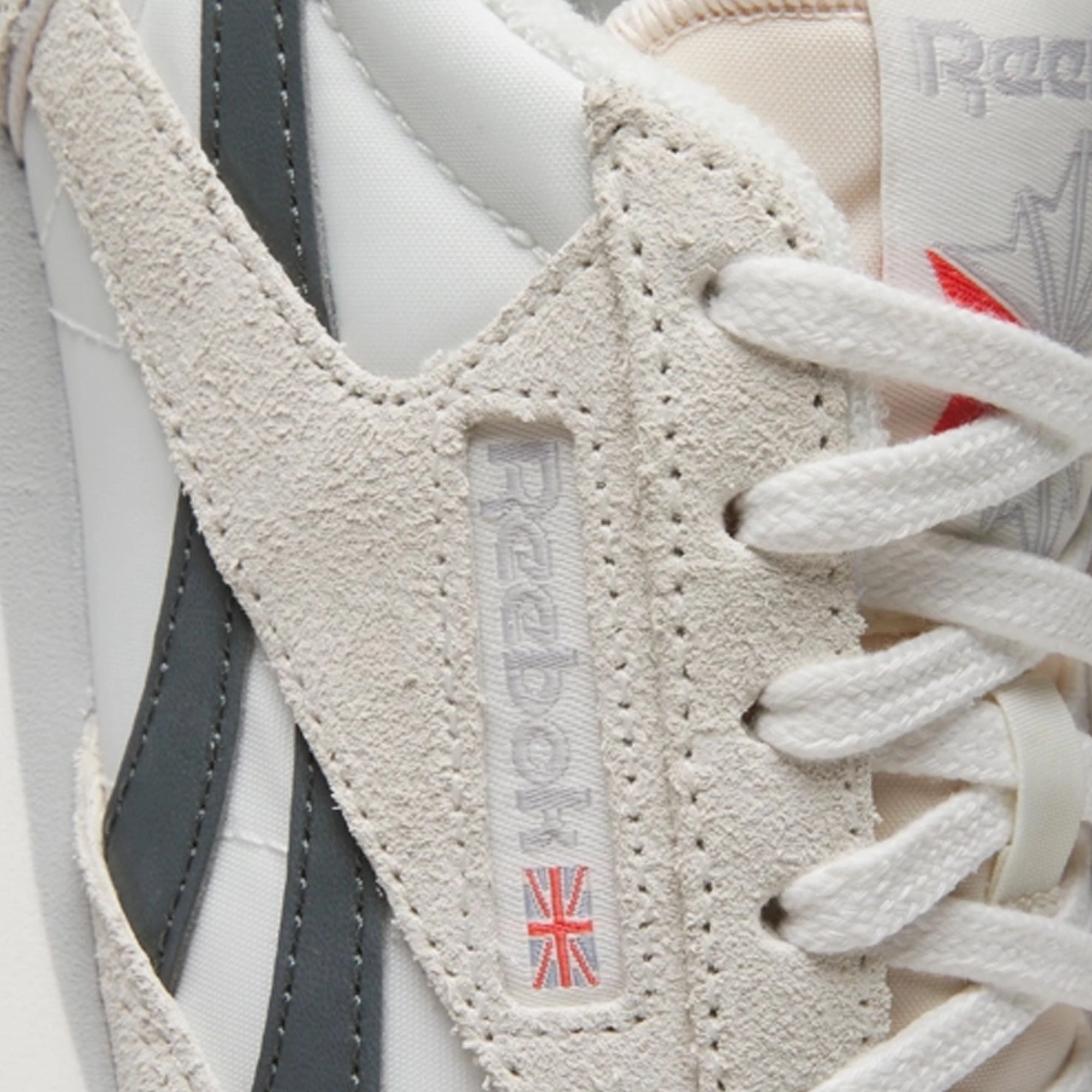 Reebok | CLASSIC AZ { WHITE