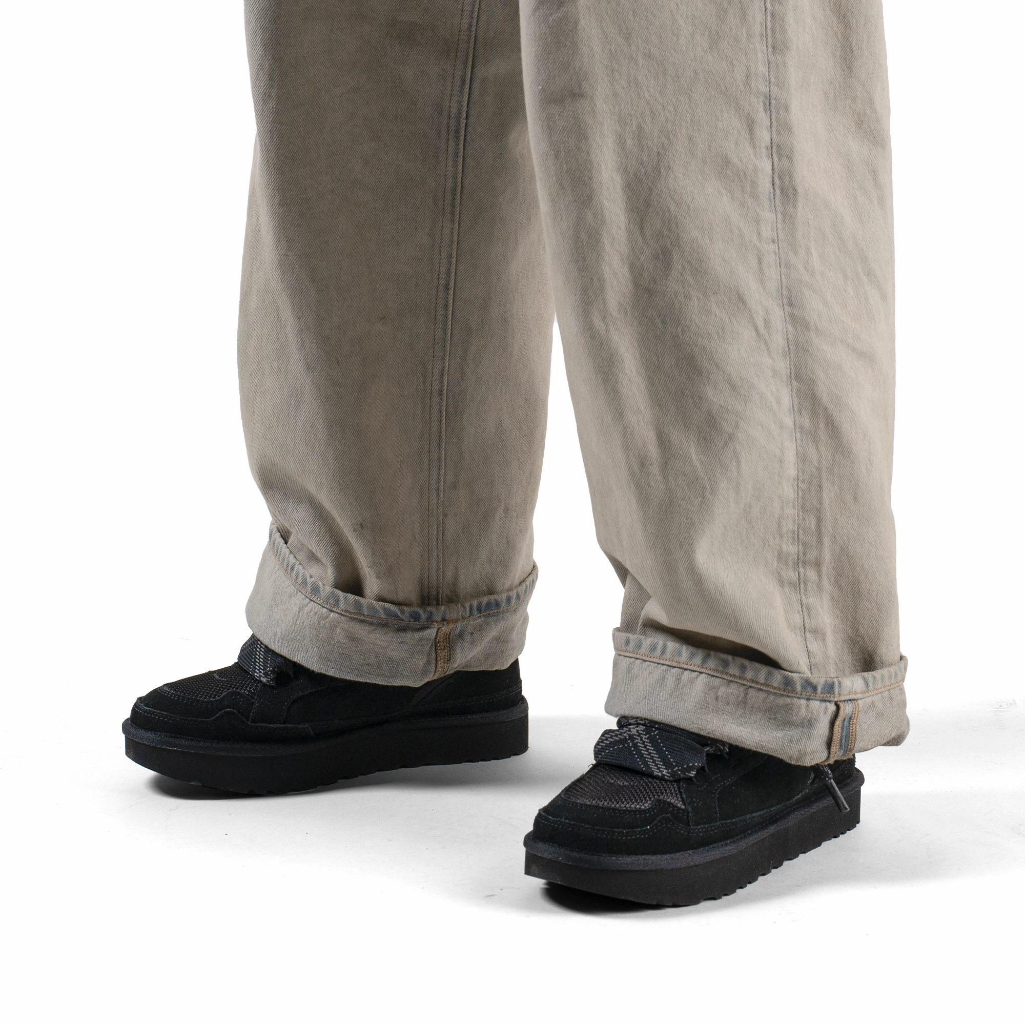 UGG Lowmel Black