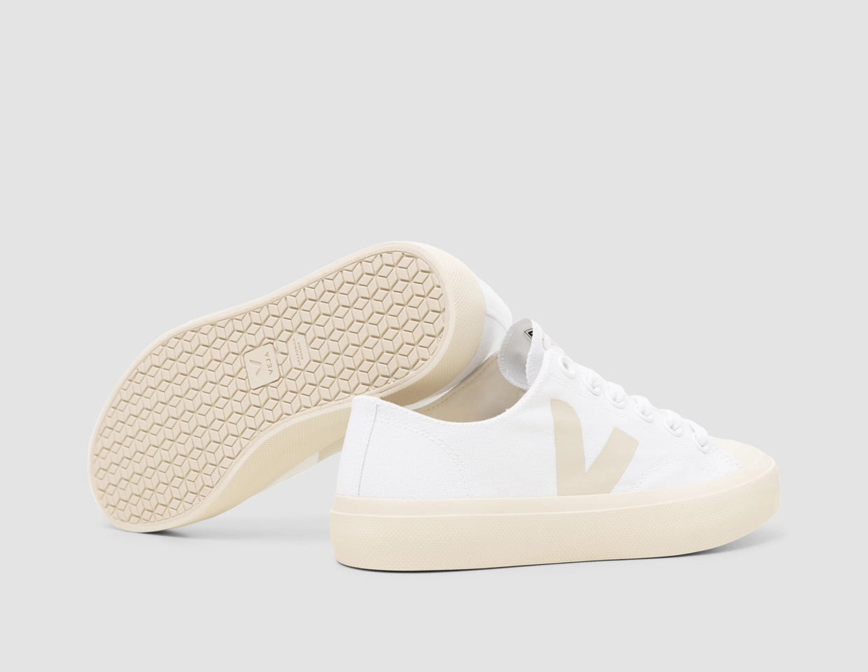 Veja V-90 Pierre / White