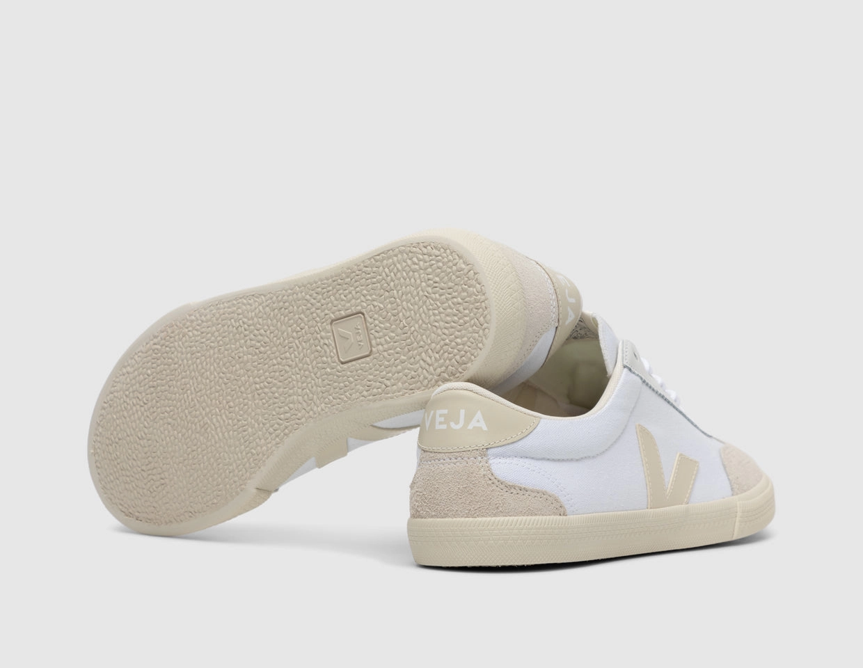 VEJA Volley White / Pierre