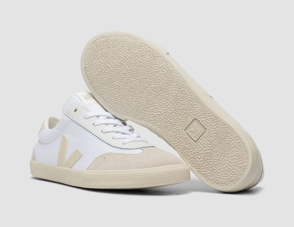 VEJA Volley White / Pierre