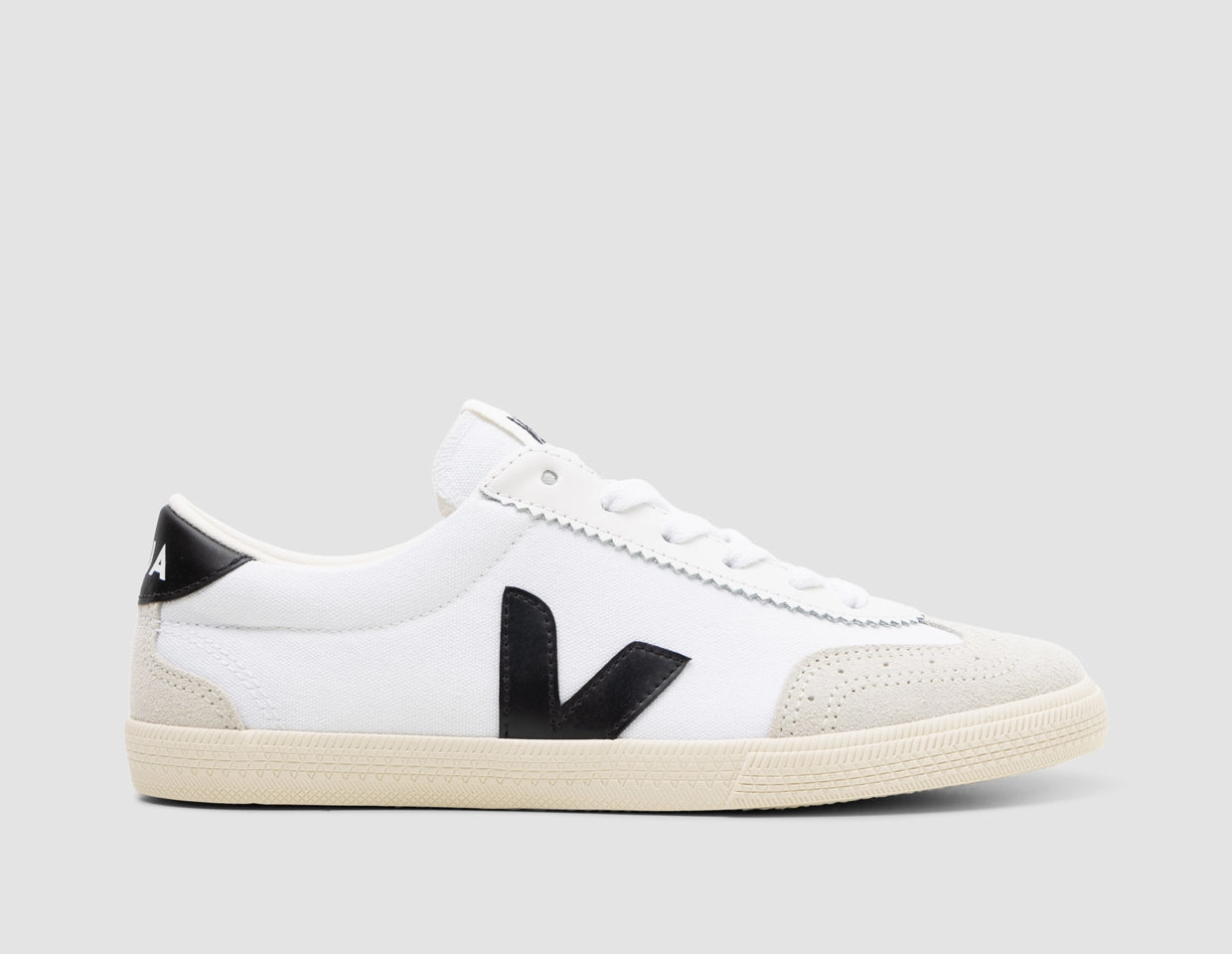 VEJA Women's Volley Canvas White / Black
