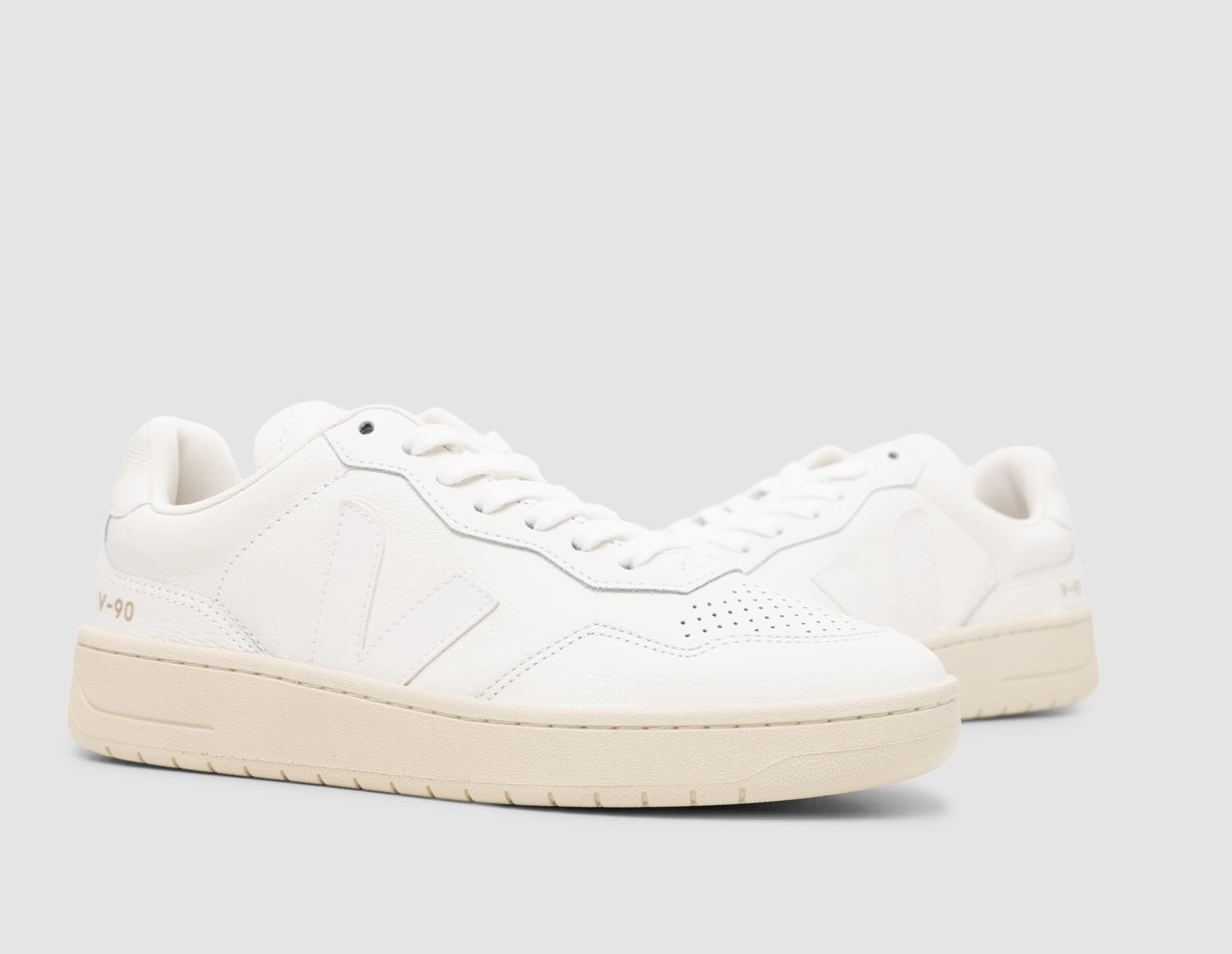 VEJA Women's Wata II Low Pierre / White