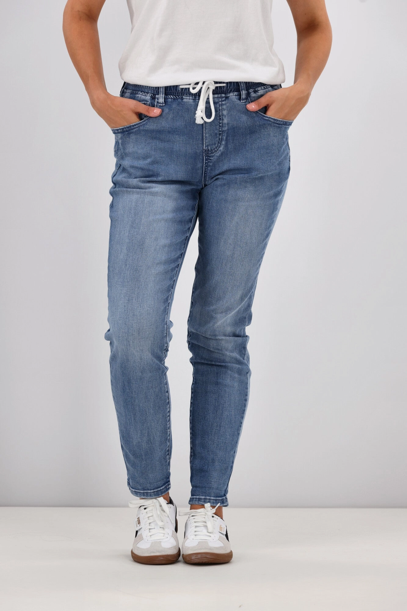 Wakee Denim Jaxon Jogger Washed Blue