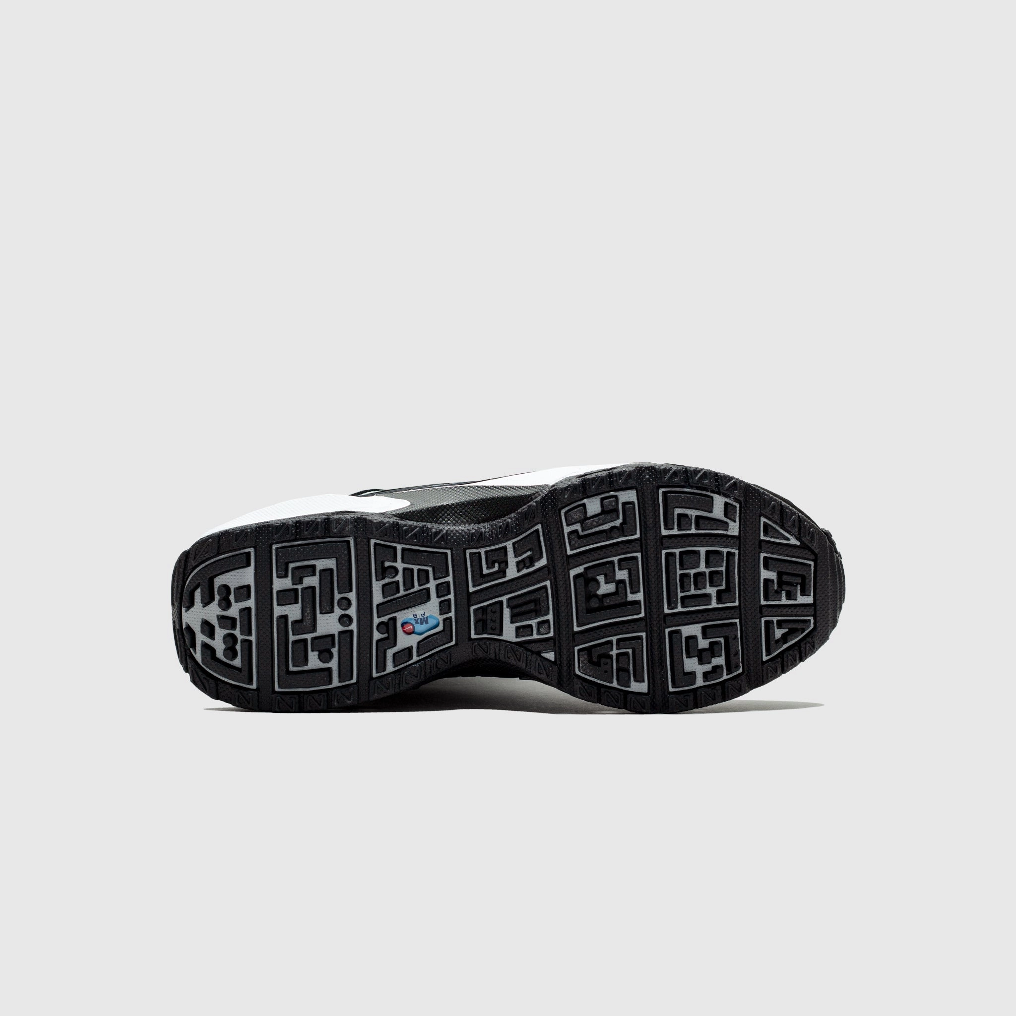 WMNS AIR MAX SUNDER METALLIC SILVER