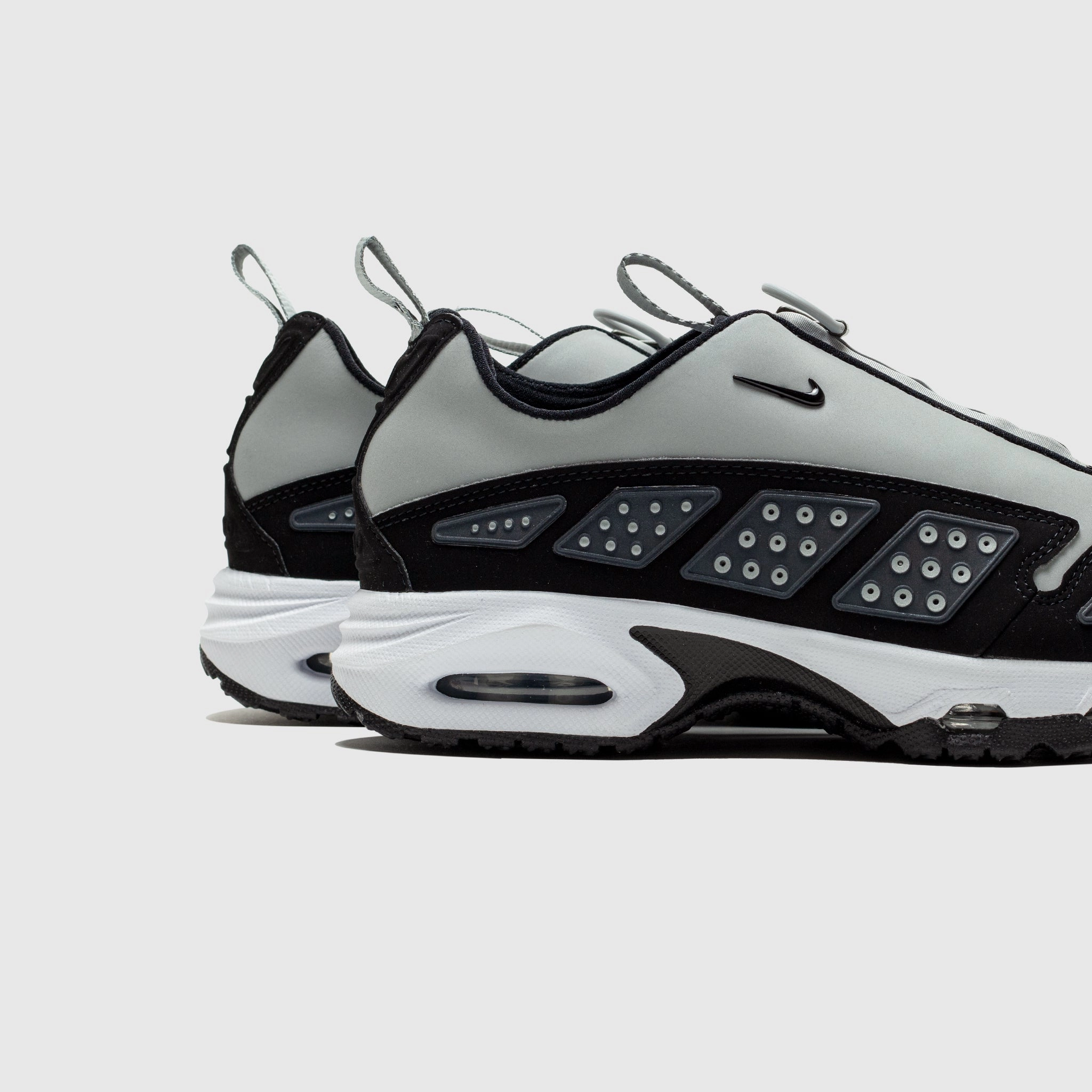 WMNS AIR MAX SUNDER METALLIC SILVER