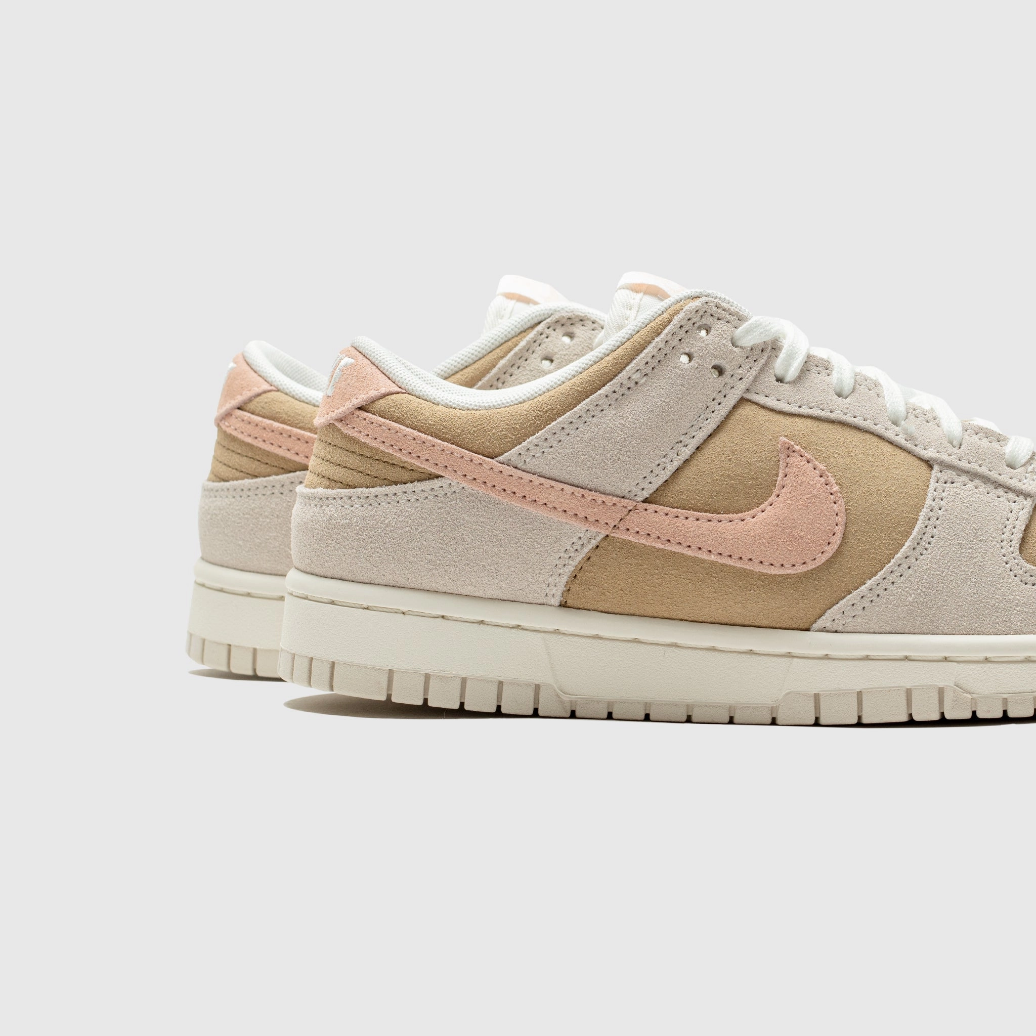 WMNS DUNK LOW WASHED CORAL