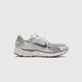 WMNS ZOOM VOMERO 5 VAST GREY & METALLIC SILVER