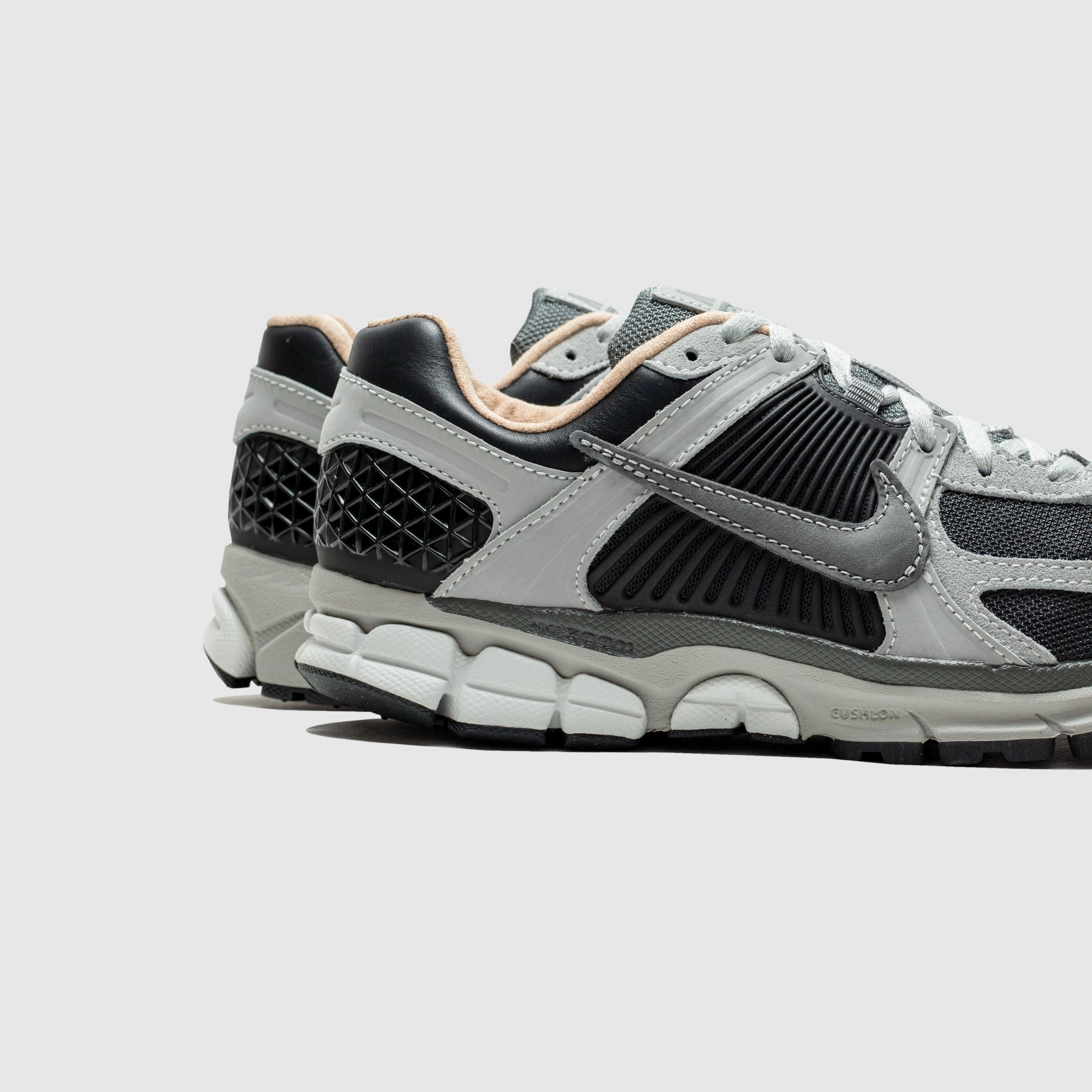 ZOOM VOMERO 5 DARK SMOKE GREY