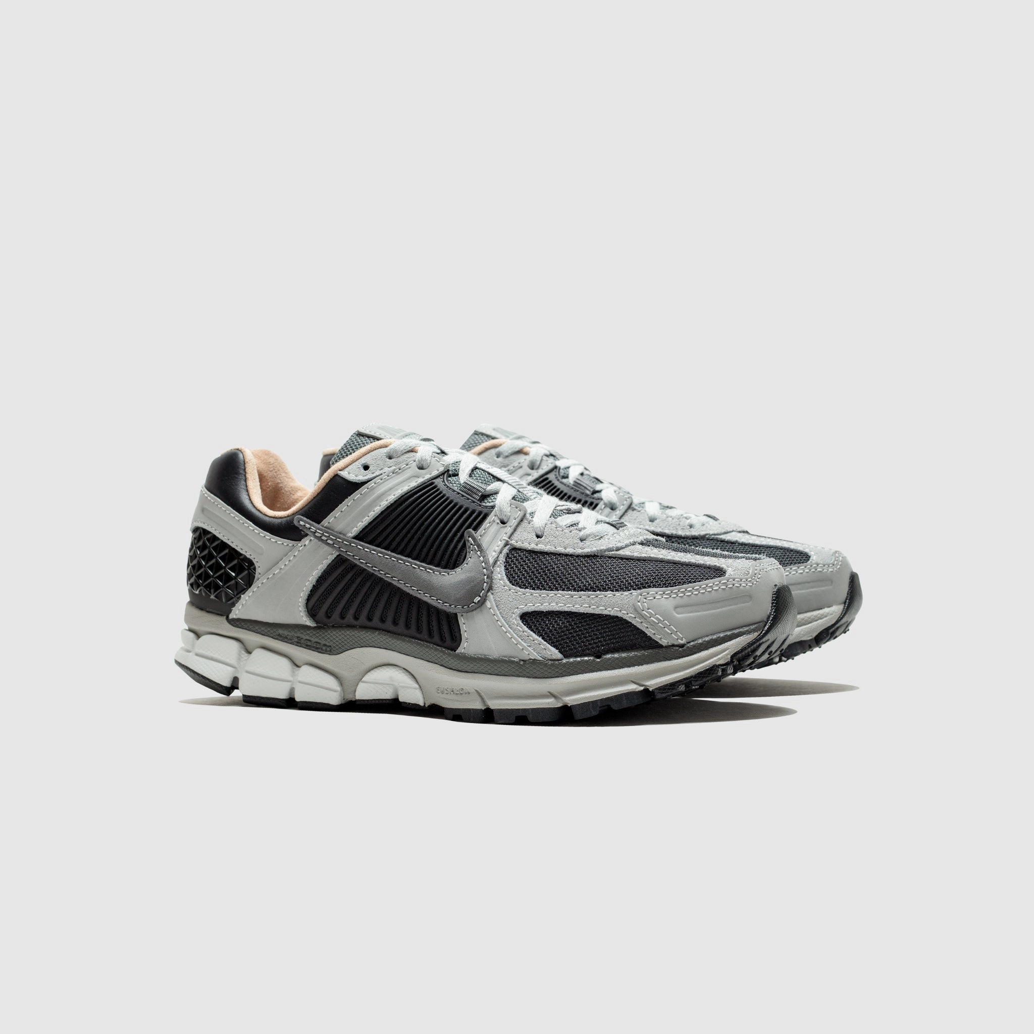 ZOOM VOMERO 5 DARK SMOKE GREY